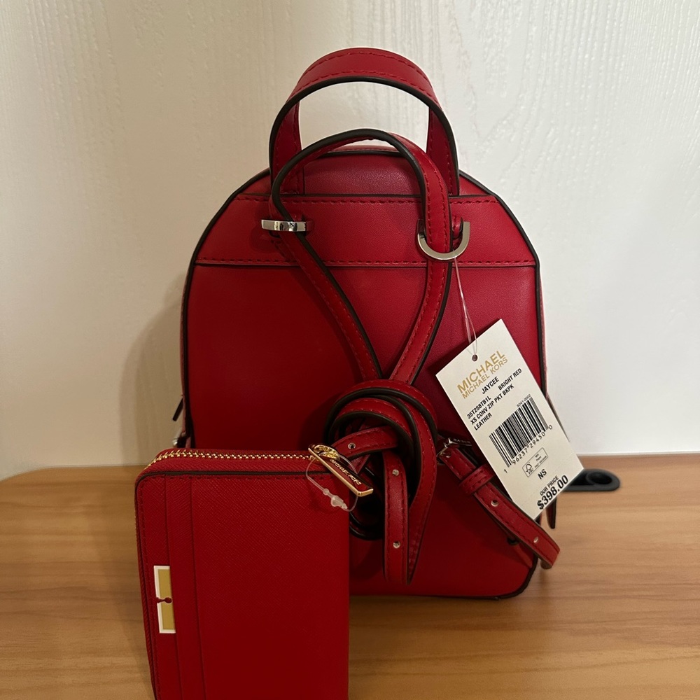 Michael Kors XS backpack convertible to crossbody and wallet - Picture 4 of 6